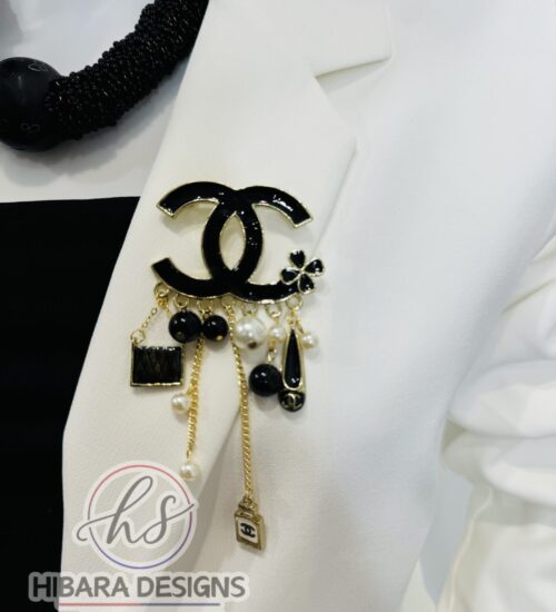 slay channel brooch (black)