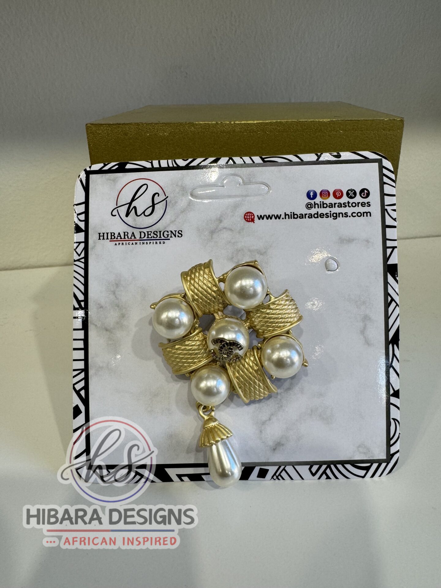 channel cross pearl brooch (goldsilver)
